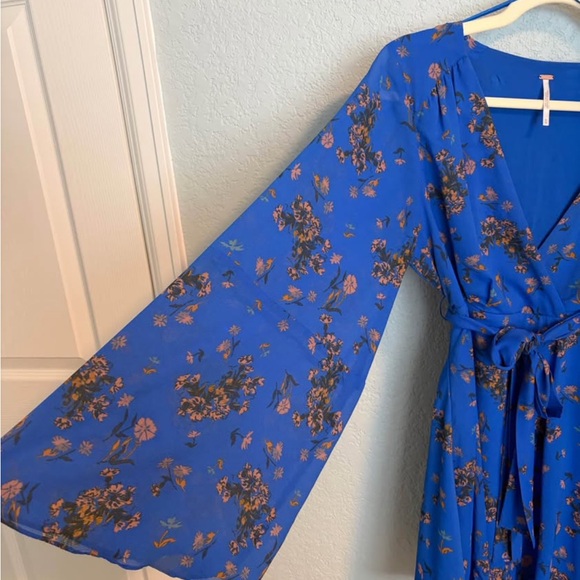 Free People Blue Floral Wrap Dress – Size M - Picture 2 of 6